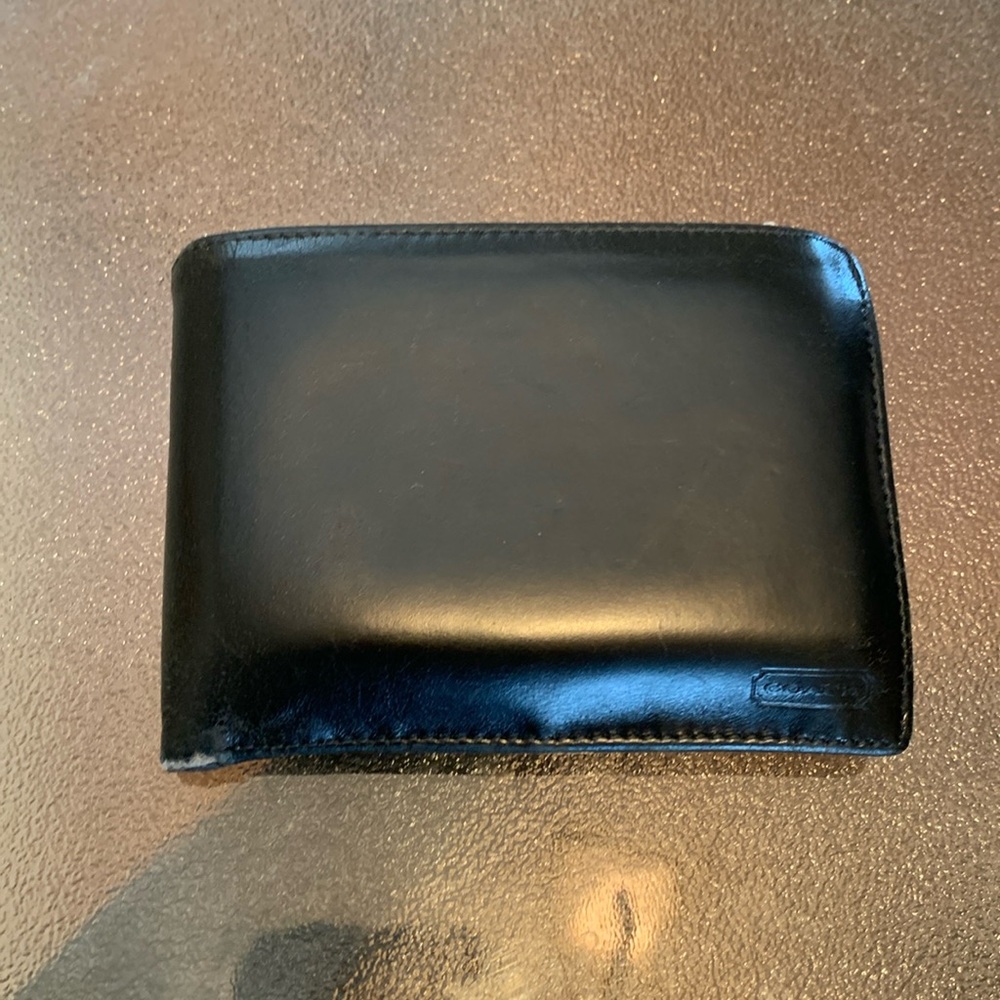 Black men’s Coach wallet